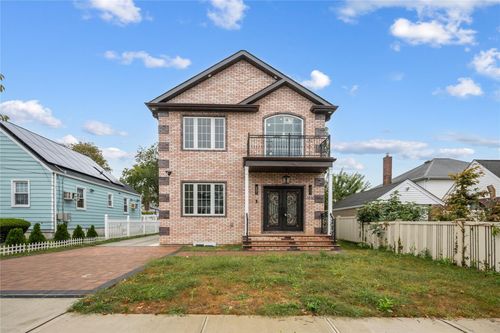 1010 N 6th St, New Hyde Park, NY, 11040-3031 | Card Image