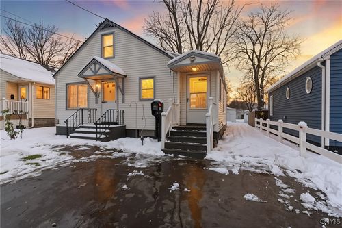 217 Mitchell Ave, Mattydale, NY, 13211-1739 | Card Image