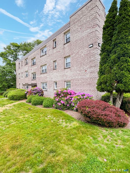 212-300 Meadowside Rd, Milford, CT, 06460-4357 | Card Image