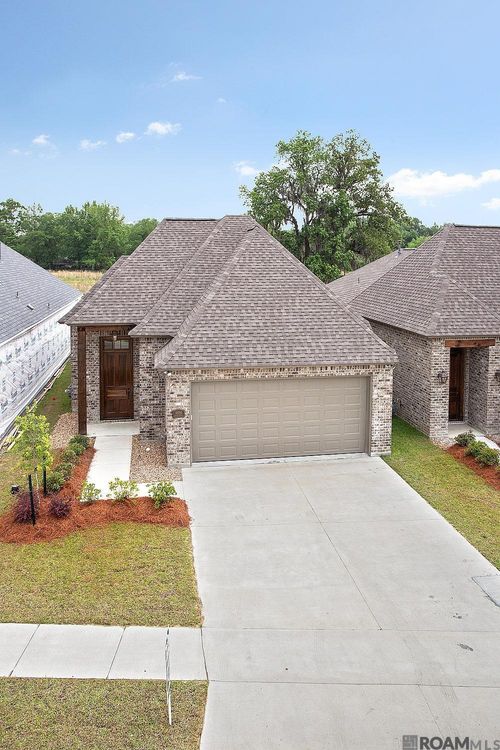 41050 Galvez Trails Blvd, Prairieville, LA, 70769-5885 | Card Image