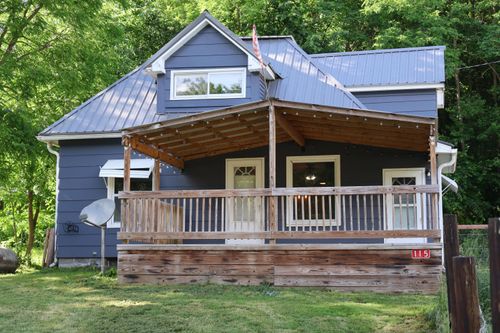 115 4th Ave, CASHTON, WI, 54619-8128 | Card Image