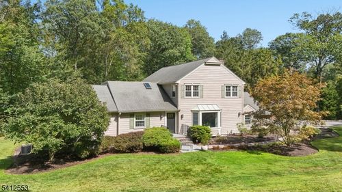 8 Oak Park Dr, Morristown, NJ, 07960-4615 | Card Image