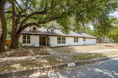 2536 Daisy Ln, Fort Worth, TX, 76111-1531 | Card Image