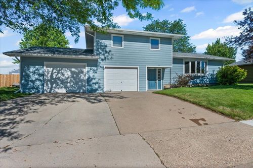 1703 12th Ave, Belle Fourche, SD, 57717-2112 | Card Image