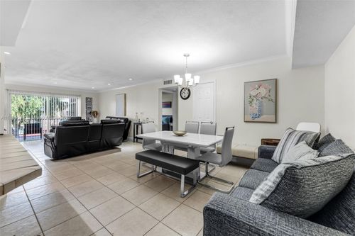apt-v25-9437 Sw 76th St, Miami, FL, 33173-3494 | Card Image