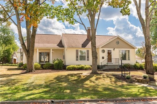 884 W College Rd, Alliance, OH, 44601-3809 | Card Image