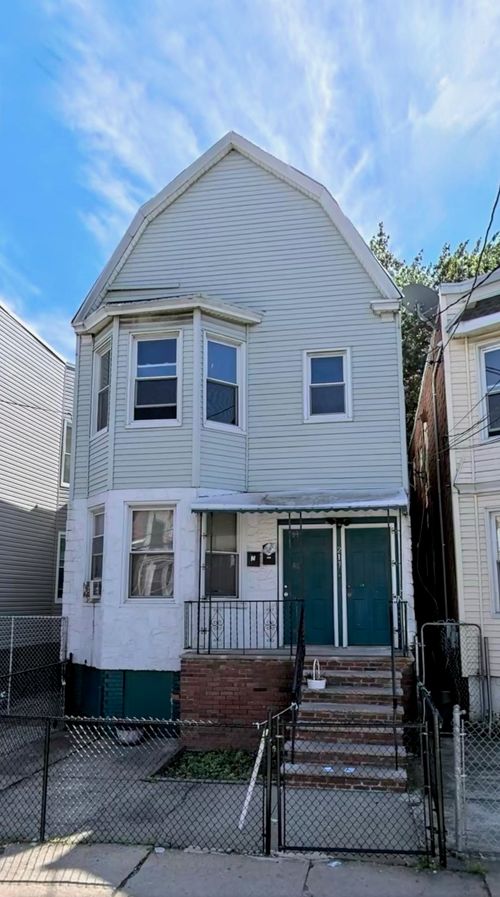 217 Bidwell Ave, Jersey City, NJ, 07305-3324 | Card Image