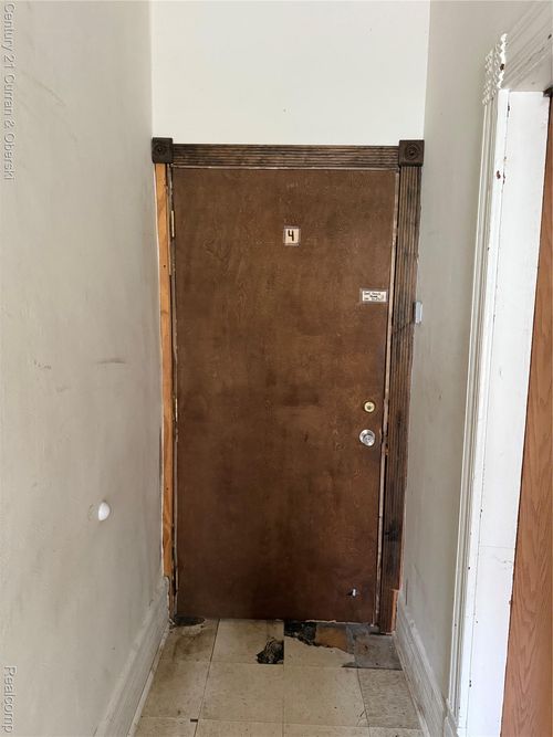 306 N Main St, Britton, MI, 49229-9535 | Card Image