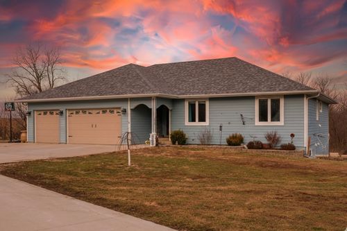 9612 Fairfax Trl, Indianola, IA, 50125-7606 | Card Image