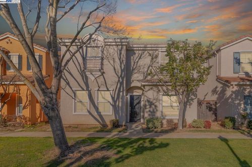 1526 Cat Tail Dr, Stockton, CA, 95204-1765 | Card Image