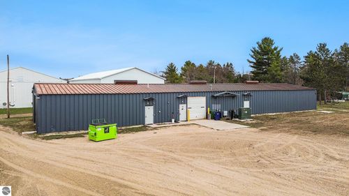 103 S Essex St, Kalkaska, MI, 49646-7516 | Card Image