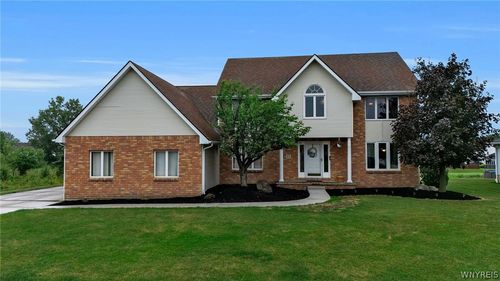 83 Meadowdale Ln, West Seneca, NY, 14224-2556 | Card Image