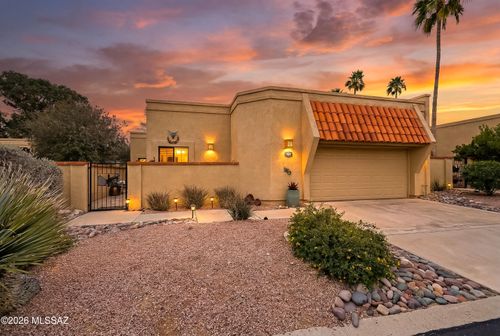901 E Camino Corrida, Oro Valley, AZ, 85704 | Card Image