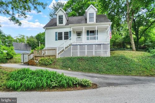 42 Winter Ave, GLEN ROCK, PA, 17327-1018 | Card Image