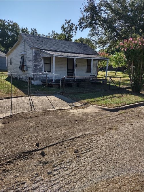 608 N Harrison St, West, TX, 76691-1321 | Card Image