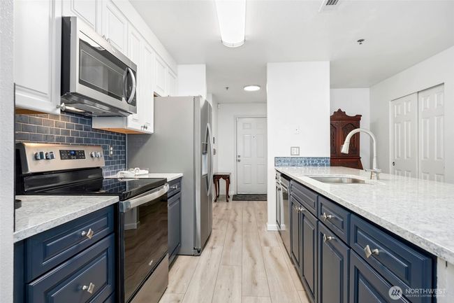 UNIT-206 - 901 E Marine View Dr, Condo with 2 bedrooms, 2 bathrooms and 2 parking in Everett WA | Image 5