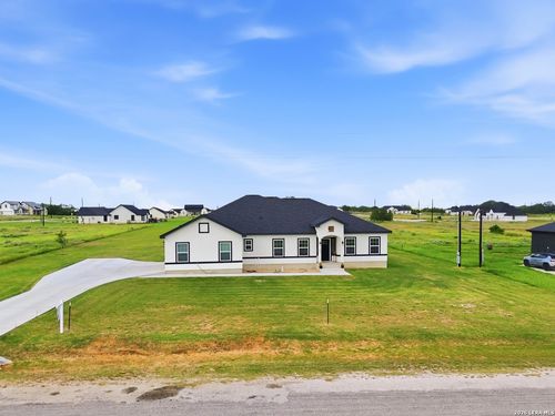 105 Hidden Cv, Floresville, TX, 78114-0166 | Card Image