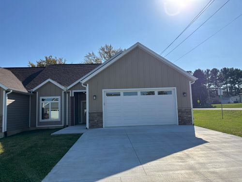 820 Nw 4 Avenue, Waukon, IA, 52172 | Card Image