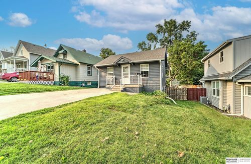 3836 Grover St, Omaha, NE, 68105-3920 | Card Image