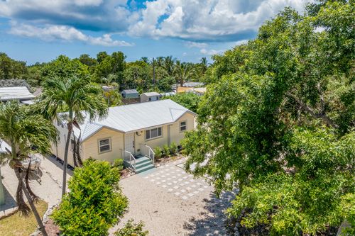 30372 Palm Dr, Big Pine Key, FL, 33043-4744 | Card Image