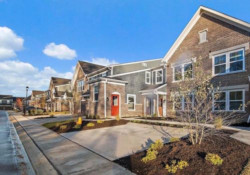 592 Foxhill Dr, Crescent Springs, KY, 41017-1578 | Card Image