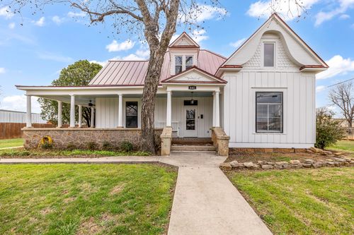 641 W 3rd St, Baird, TX, 79504-6009 | Card Image