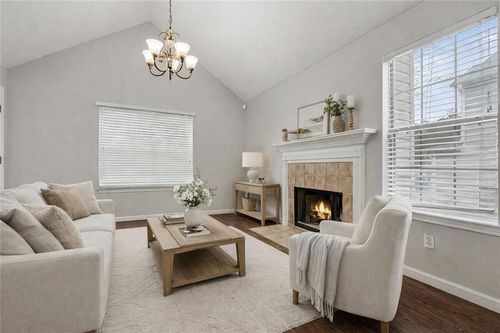 1525 Edgemoor Ln, Douglasville, GA, 30134-6451 | Card Image