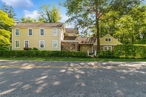 2 Cherry Ln, Mendham Twp, NJ, 07945-3045 | Card Image