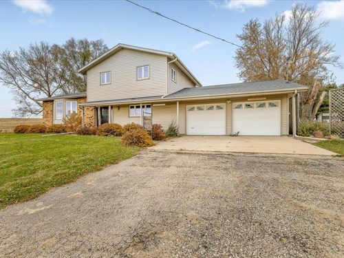 2110 E Angle Rd, DAKOTA, IL, 61018-9641 | Card Image