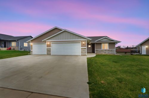107 E 15th St Street, Dell Rapids, SD, 57022 | Card Image