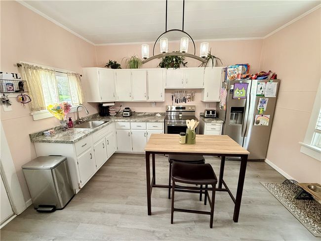 901 Market St, House other with 3 bedrooms, 1 bathrooms and 2 parking in Scottdale PA | Image 15
