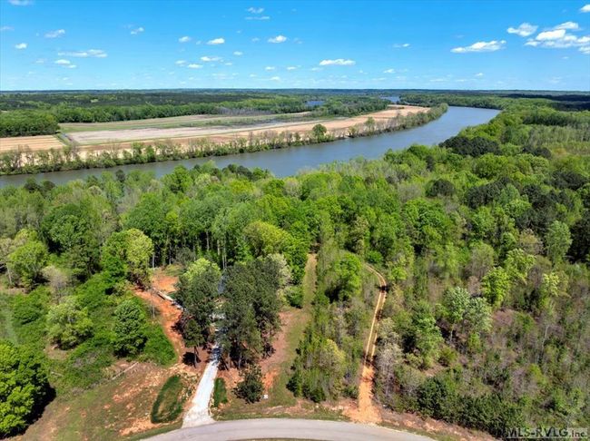 Property view depicting privacy with wide lake vie | Image 32