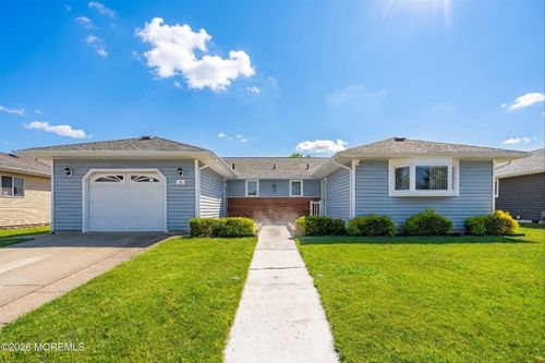 4 Ravenna Ct, Toms River, NJ, 08757-3845 | Card Image