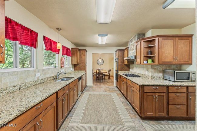 1902 Lamont St, House other with 5 bedrooms, 4 bathrooms and null parking in Kingsport TN | Image 7
