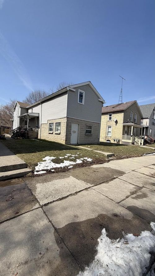 1814 Center Street, RACINE, WI, 53403 | Card Image