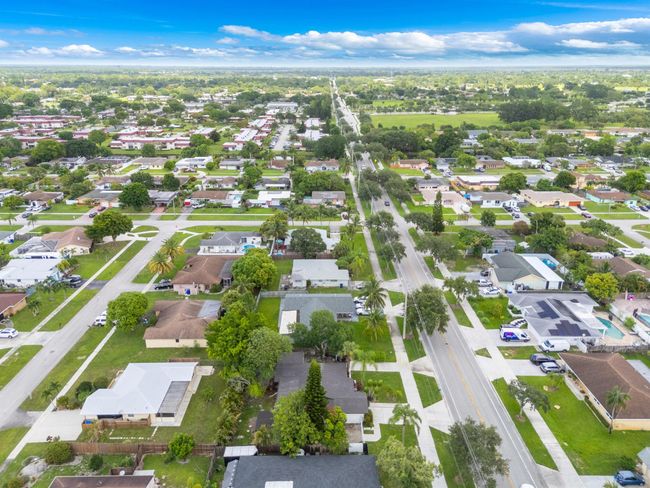 849 Royal Palm Beach Blvd, House other with 4 bedrooms, 3 bathrooms and null parking in Royal Palm Beach FL | Image 40