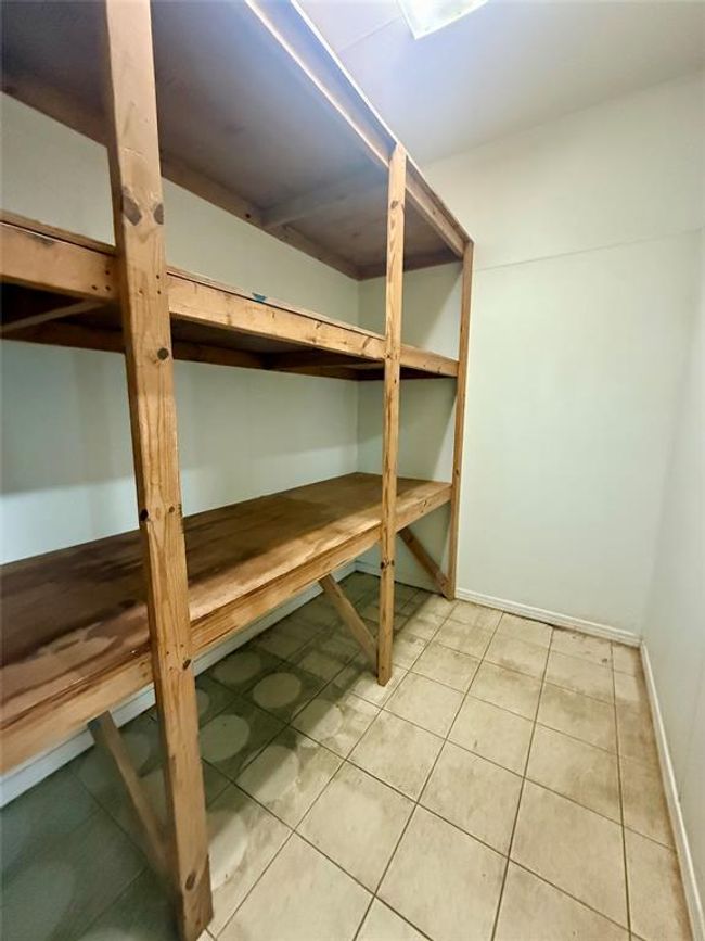 Tack room in barn/shop | Image 31