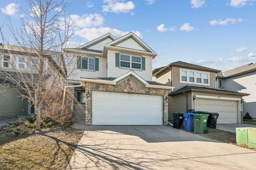 419 Everridge Drive Sw, Home with 3 bedrooms, 2 bathrooms and 4 parking in Calgary AB | Card Image