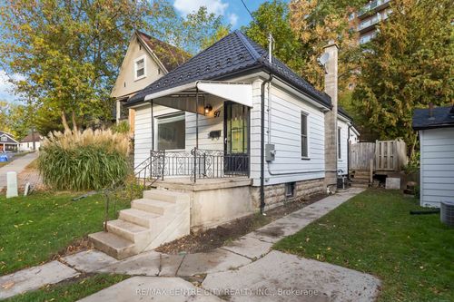 97 Walnut St, London, ON, N6H1C3 | Card Image