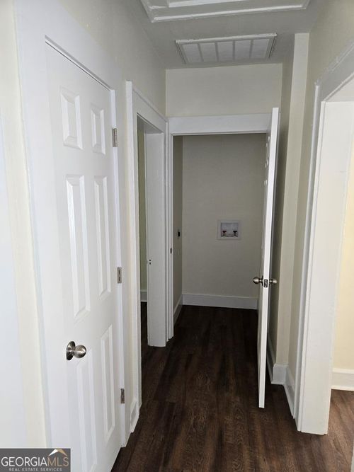 209 W Moore St, Dublin, GA, 31021-6221 | Card Image