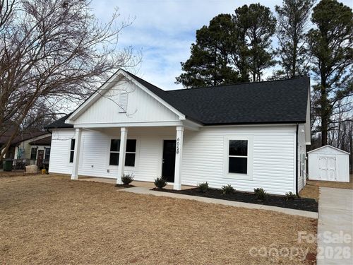 605 E Hartford Ave, Bessemer City, NC, 28016-2830 | Card Image
