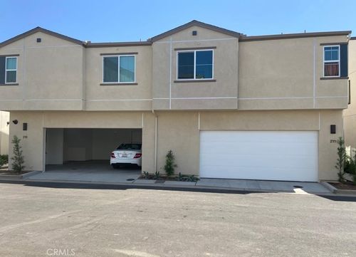 215 Perennial Pl, Fallbrook, CA, 92028-6559 | Card Image