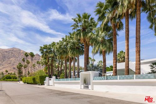 520 W Via Lola, Palm Springs, CA, 92262 | Card Image