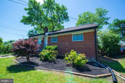 1407 Ruatan St, HYATTSVILLE, MD, 20783-2444 | Card Image