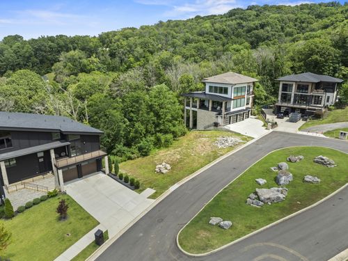 5808 Woodland Hills Dr, Nashville, TN, 37211-6798 | Card Image