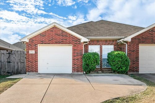 5724 Swords Dr, Fort Worth, TX, 76137-4997 | Card Image