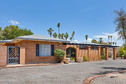 300 N Country Club Rd, Tucson, AZ, 85716-5235 | Card Image