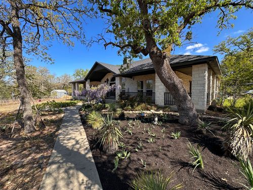 368 Woodlands Dr, Bastrop, TX, 78602-3131 | Card Image