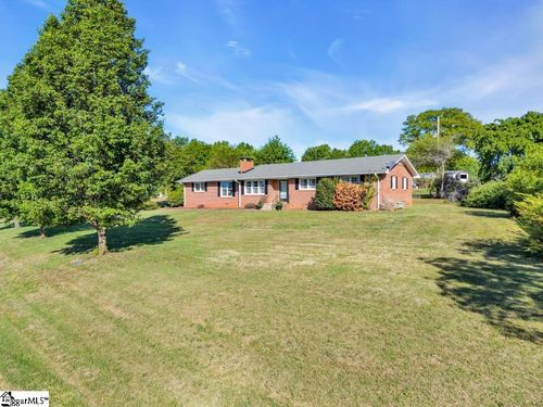 141 Mcjunkin Dr, Pickens, SC, 29671-8992 | Card Image
