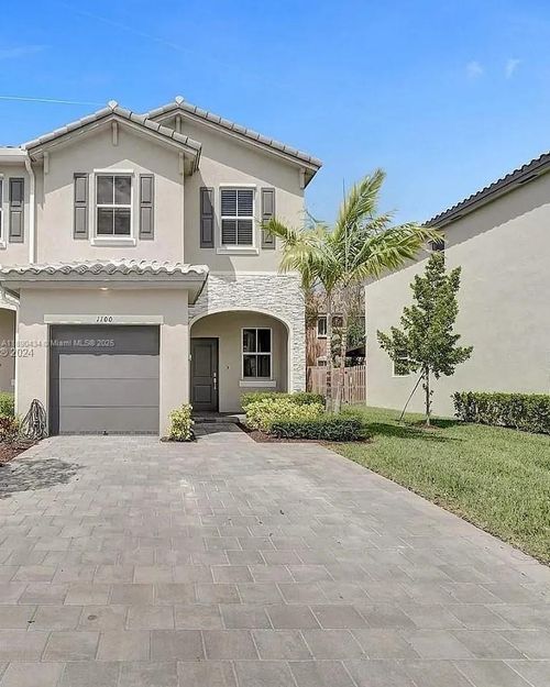 1100 Se 26th Ter, Homestead, FL, 33035-2543 | Card Image